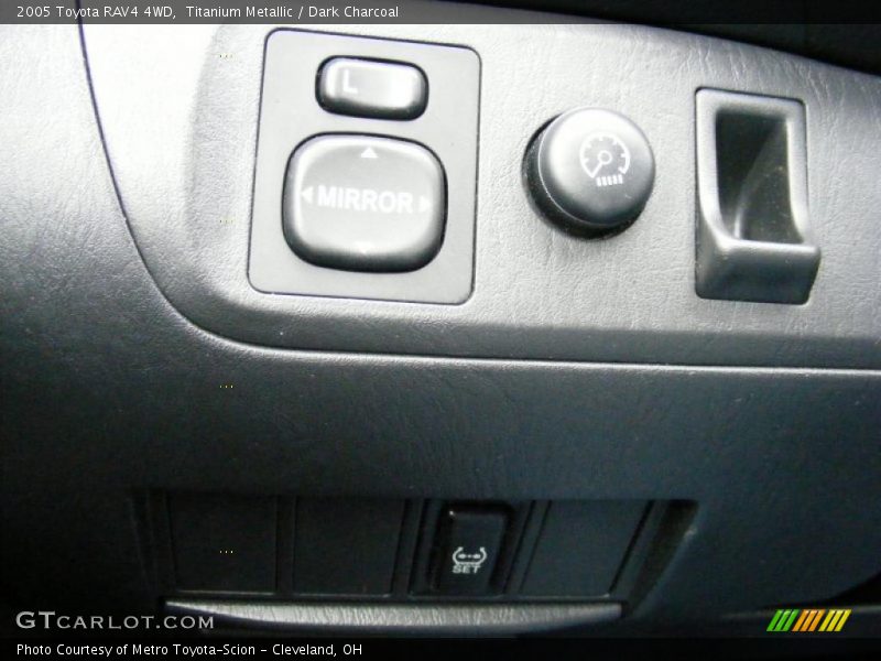 Titanium Metallic / Dark Charcoal 2005 Toyota RAV4 4WD