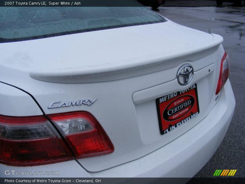Super White / Ash 2007 Toyota Camry LE
