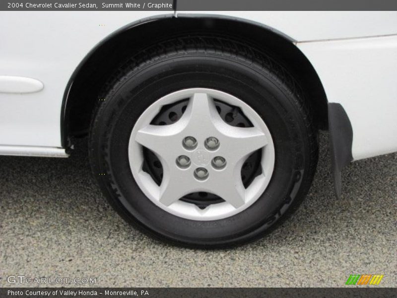Summit White / Graphite 2004 Chevrolet Cavalier Sedan