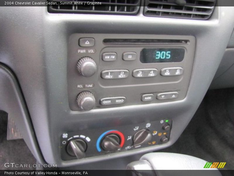 Summit White / Graphite 2004 Chevrolet Cavalier Sedan