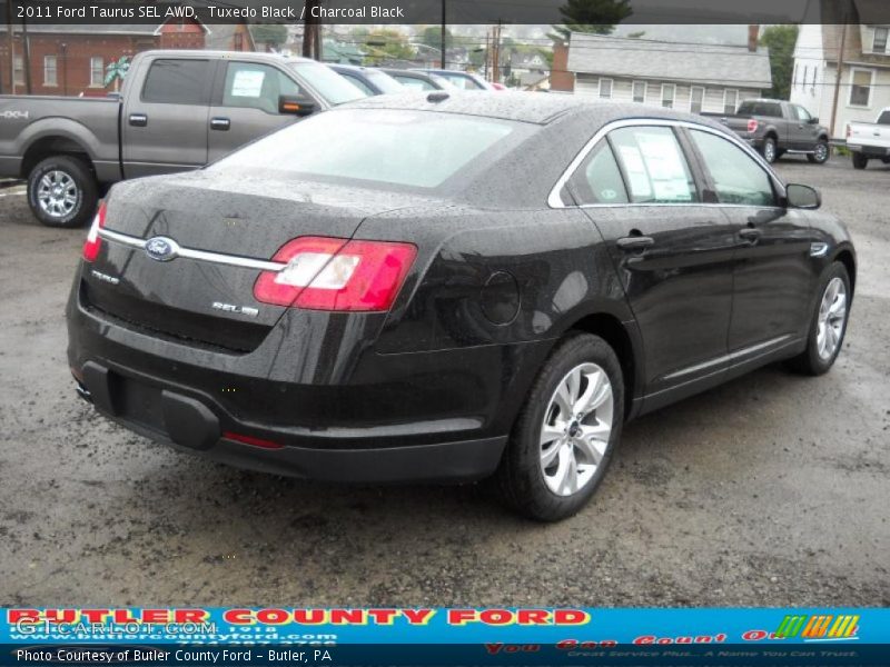 Tuxedo Black / Charcoal Black 2011 Ford Taurus SEL AWD