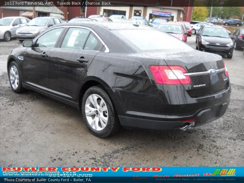 Tuxedo Black / Charcoal Black 2011 Ford Taurus SEL AWD