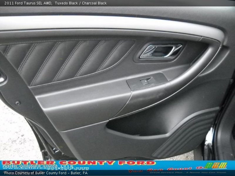 Tuxedo Black / Charcoal Black 2011 Ford Taurus SEL AWD