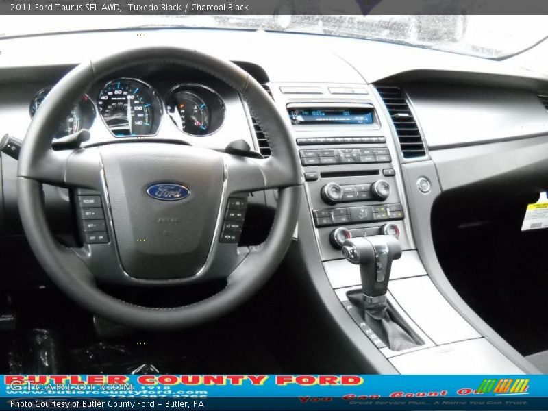 Tuxedo Black / Charcoal Black 2011 Ford Taurus SEL AWD