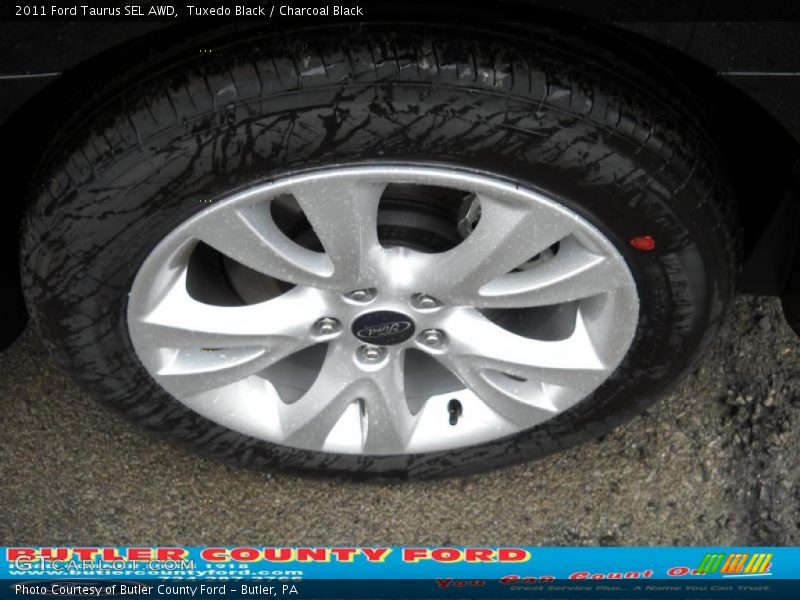 Tuxedo Black / Charcoal Black 2011 Ford Taurus SEL AWD