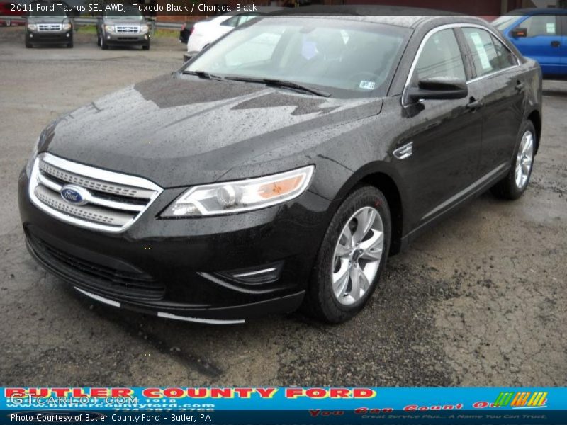 Tuxedo Black / Charcoal Black 2011 Ford Taurus SEL AWD