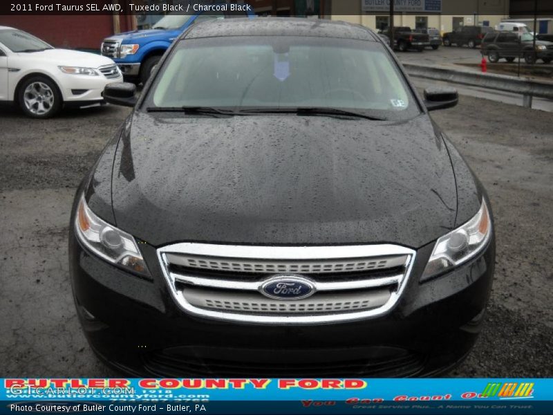 Tuxedo Black / Charcoal Black 2011 Ford Taurus SEL AWD