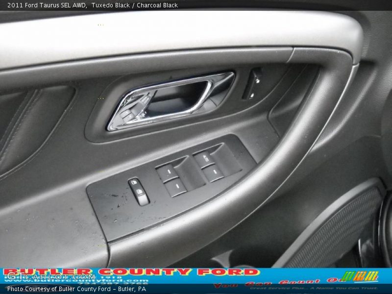 Tuxedo Black / Charcoal Black 2011 Ford Taurus SEL AWD