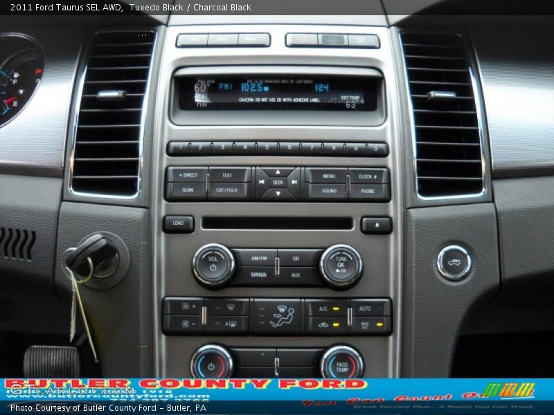 Tuxedo Black / Charcoal Black 2011 Ford Taurus SEL AWD