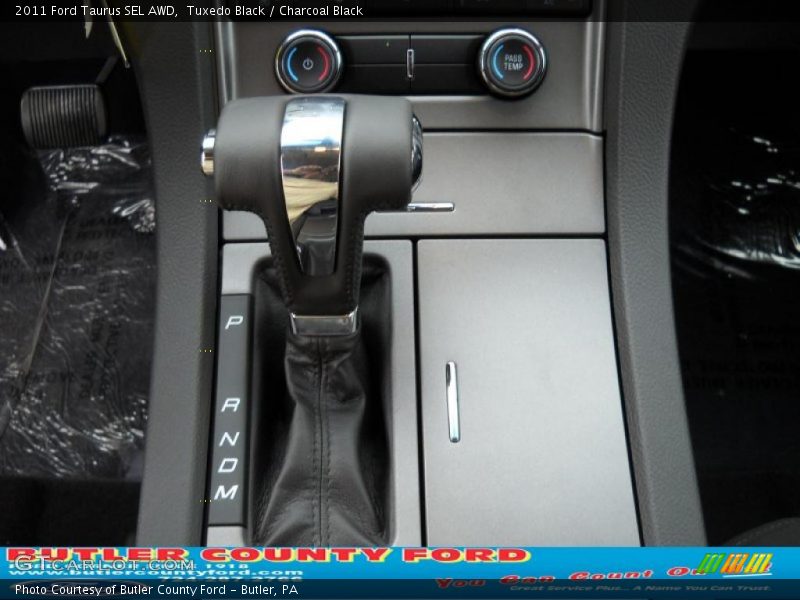 Tuxedo Black / Charcoal Black 2011 Ford Taurus SEL AWD