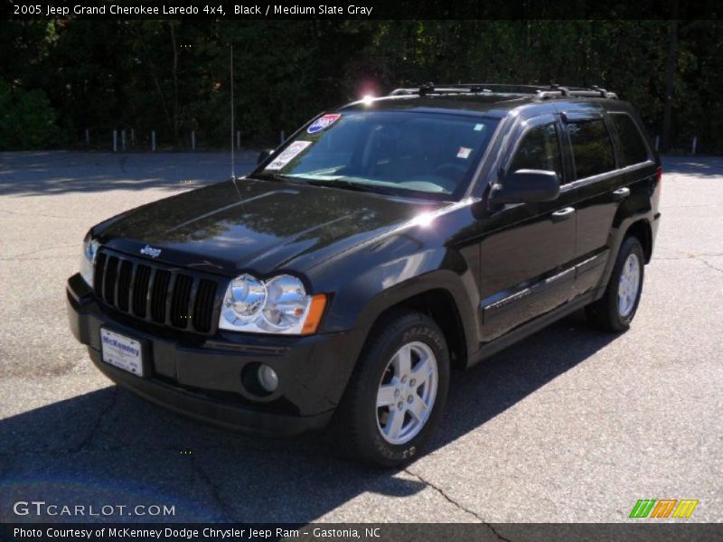 Black / Medium Slate Gray 2005 Jeep Grand Cherokee Laredo 4x4