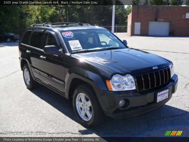 Black / Medium Slate Gray 2005 Jeep Grand Cherokee Laredo 4x4