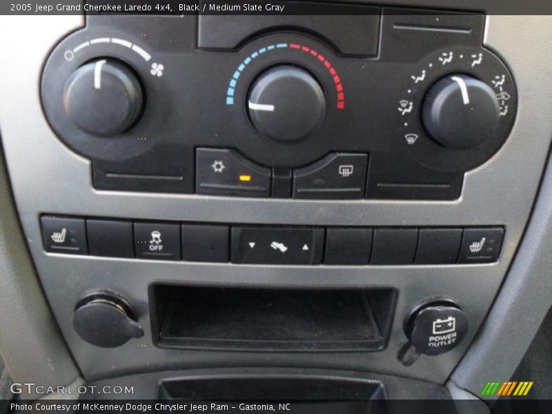 Black / Medium Slate Gray 2005 Jeep Grand Cherokee Laredo 4x4