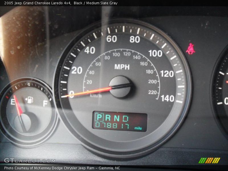 Black / Medium Slate Gray 2005 Jeep Grand Cherokee Laredo 4x4