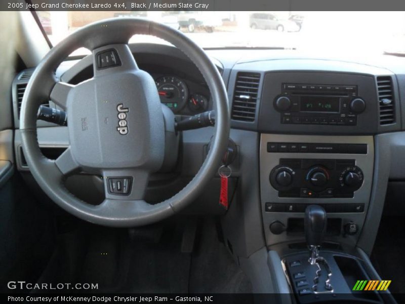 Black / Medium Slate Gray 2005 Jeep Grand Cherokee Laredo 4x4