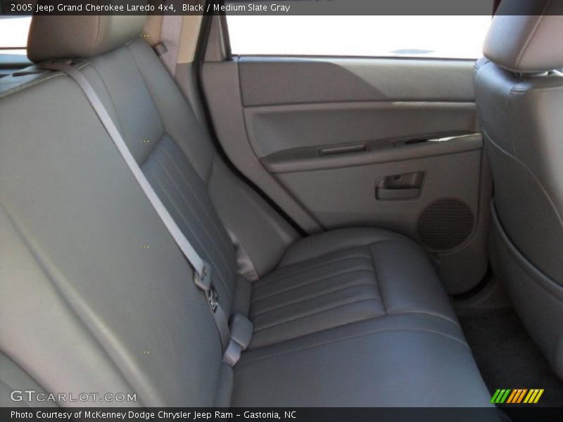 Black / Medium Slate Gray 2005 Jeep Grand Cherokee Laredo 4x4