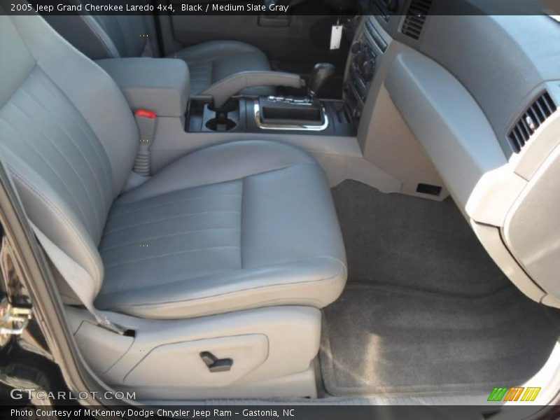 Black / Medium Slate Gray 2005 Jeep Grand Cherokee Laredo 4x4