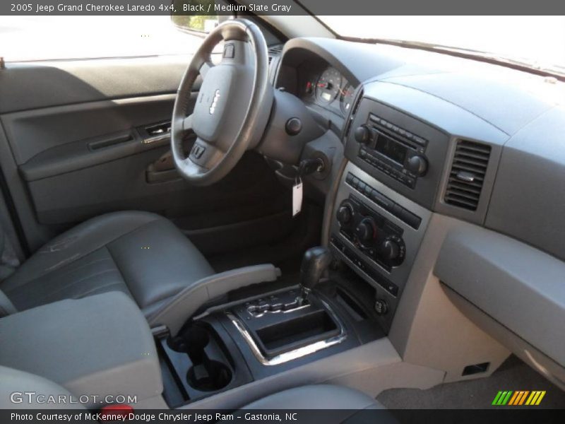 Black / Medium Slate Gray 2005 Jeep Grand Cherokee Laredo 4x4
