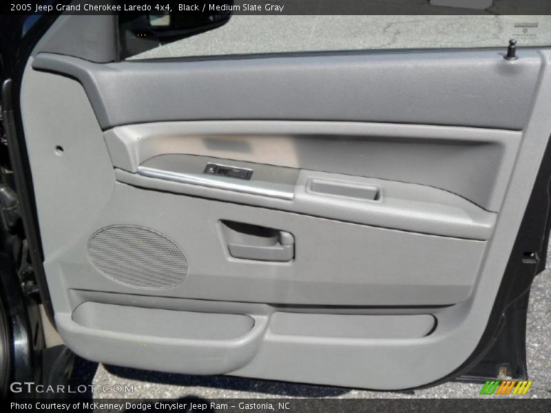 Black / Medium Slate Gray 2005 Jeep Grand Cherokee Laredo 4x4