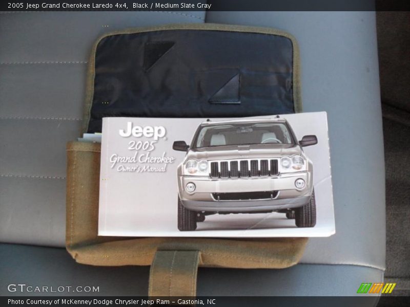 Black / Medium Slate Gray 2005 Jeep Grand Cherokee Laredo 4x4
