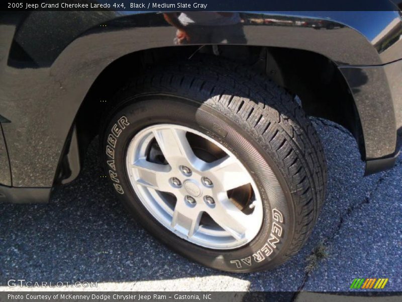 Black / Medium Slate Gray 2005 Jeep Grand Cherokee Laredo 4x4