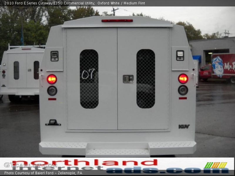 Oxford White / Medium Flint 2010 Ford E Series Cutaway E350 Commercial Utility