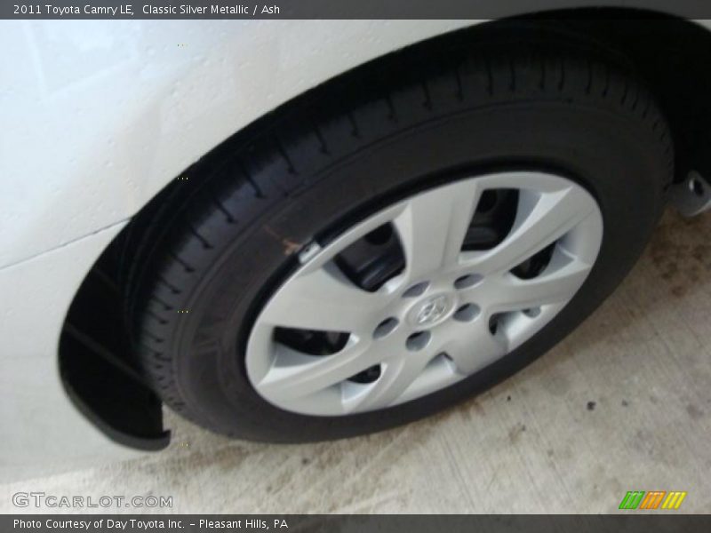 Classic Silver Metallic / Ash 2011 Toyota Camry LE