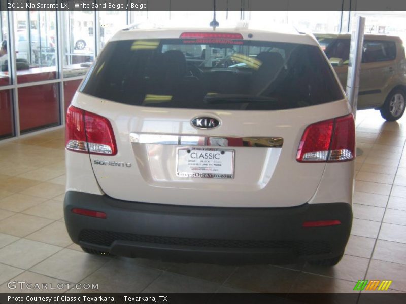 White Sand Beige / Beige 2011 Kia Sorento LX