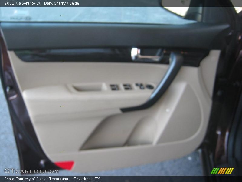 Dark Cherry / Beige 2011 Kia Sorento LX