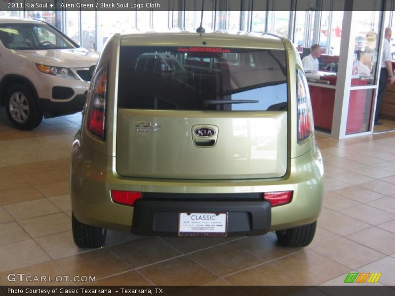 Alien Green / Black Soul Logo Cloth 2011 Kia Soul +