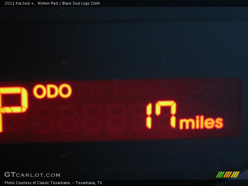 Molten Red / Black Soul Logo Cloth 2011 Kia Soul +