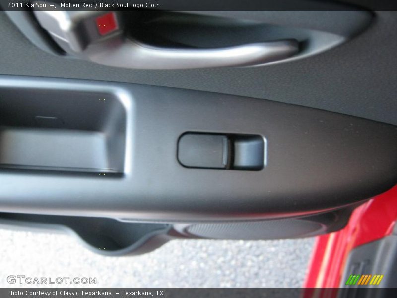 Molten Red / Black Soul Logo Cloth 2011 Kia Soul +