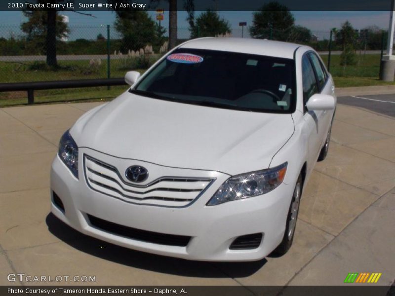 Super White / Ash Gray 2010 Toyota Camry LE