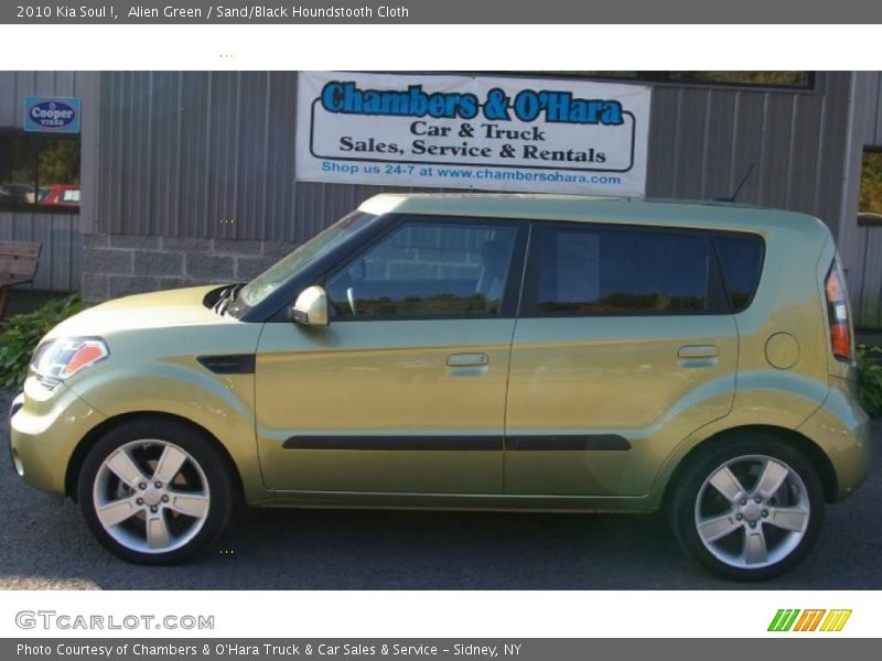 Alien Green / Sand/Black Houndstooth Cloth 2010 Kia Soul !