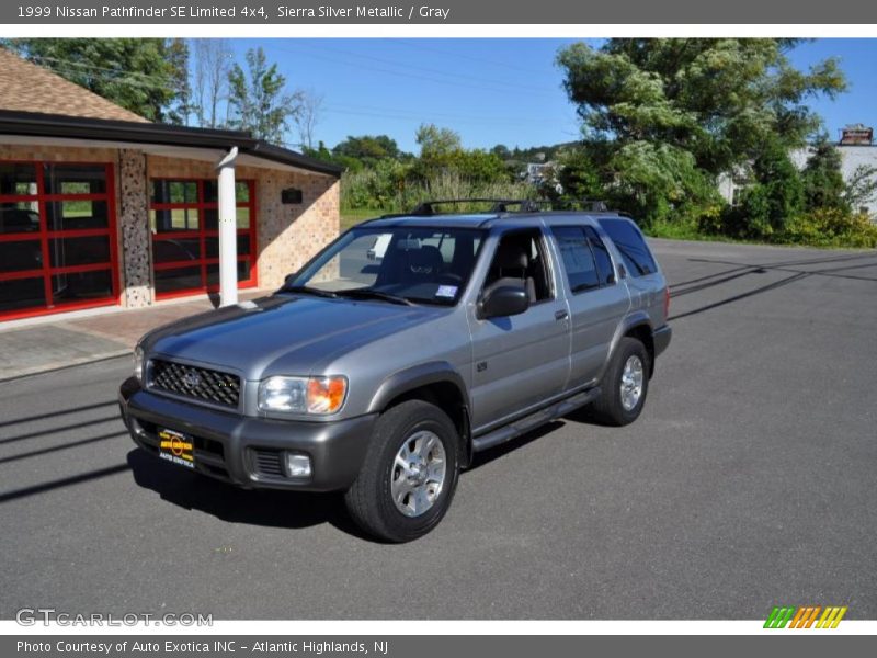 Sierra Silver Metallic / Gray 1999 Nissan Pathfinder SE Limited 4x4