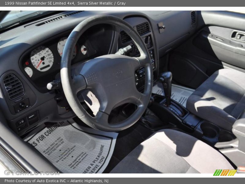 Sierra Silver Metallic / Gray 1999 Nissan Pathfinder SE Limited 4x4