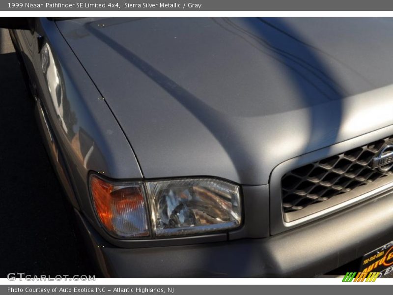 Sierra Silver Metallic / Gray 1999 Nissan Pathfinder SE Limited 4x4