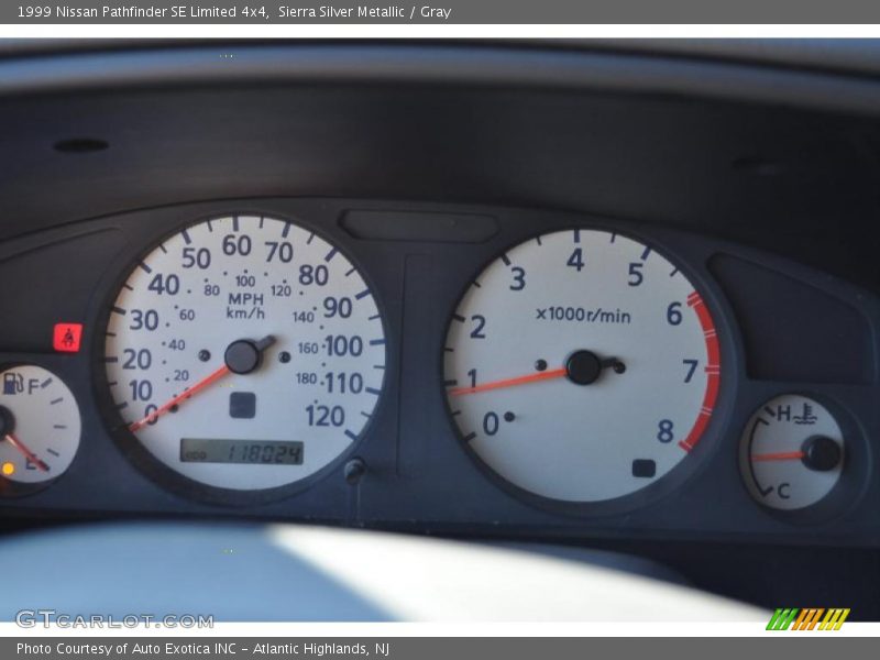 Sierra Silver Metallic / Gray 1999 Nissan Pathfinder SE Limited 4x4