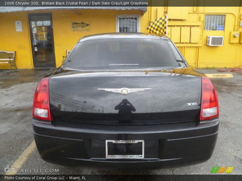 Brilliant Black Crystal Pearl / Dark Slate Gray/Light Graystone 2006 Chrysler 300