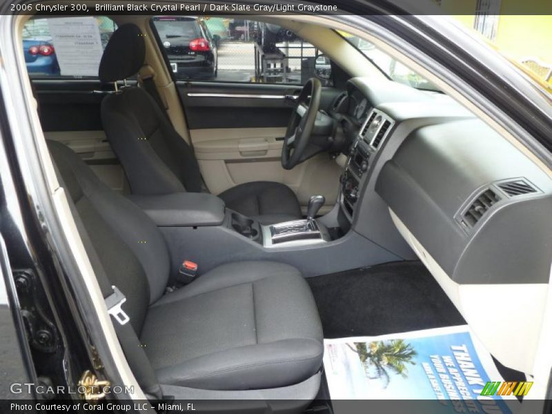 Brilliant Black Crystal Pearl / Dark Slate Gray/Light Graystone 2006 Chrysler 300