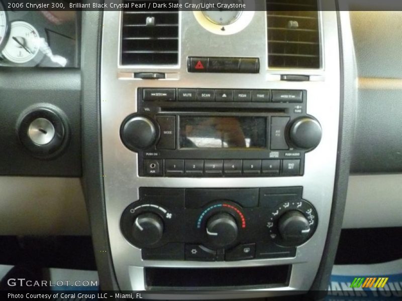 Brilliant Black Crystal Pearl / Dark Slate Gray/Light Graystone 2006 Chrysler 300