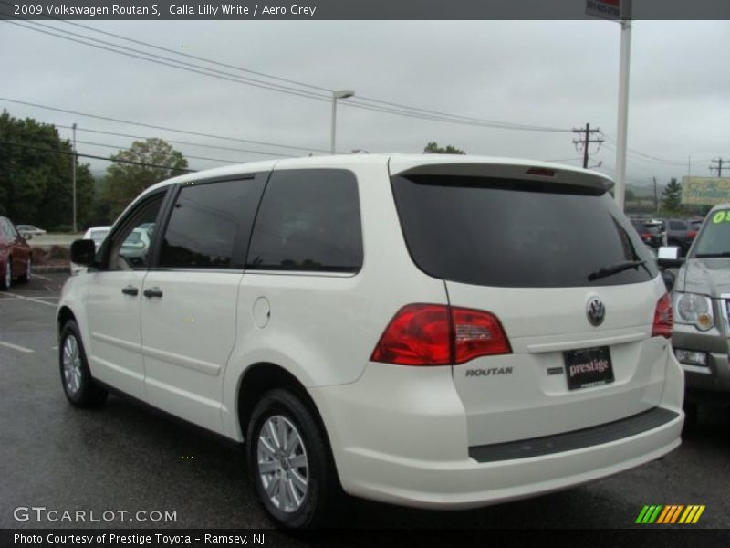 Calla Lilly White / Aero Grey 2009 Volkswagen Routan S