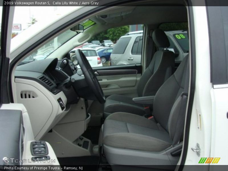 Calla Lilly White / Aero Grey 2009 Volkswagen Routan S