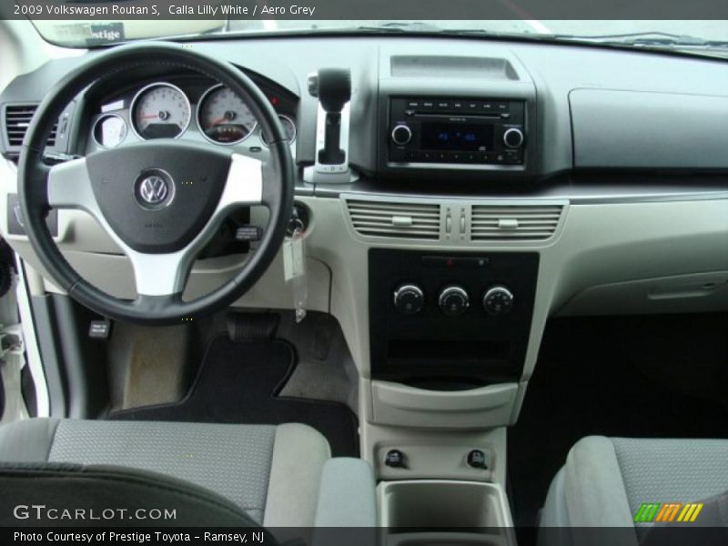 Calla Lilly White / Aero Grey 2009 Volkswagen Routan S
