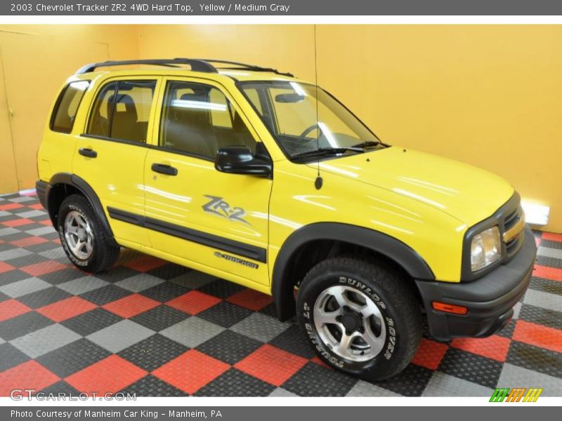 Yellow / Medium Gray 2003 Chevrolet Tracker ZR2 4WD Hard Top