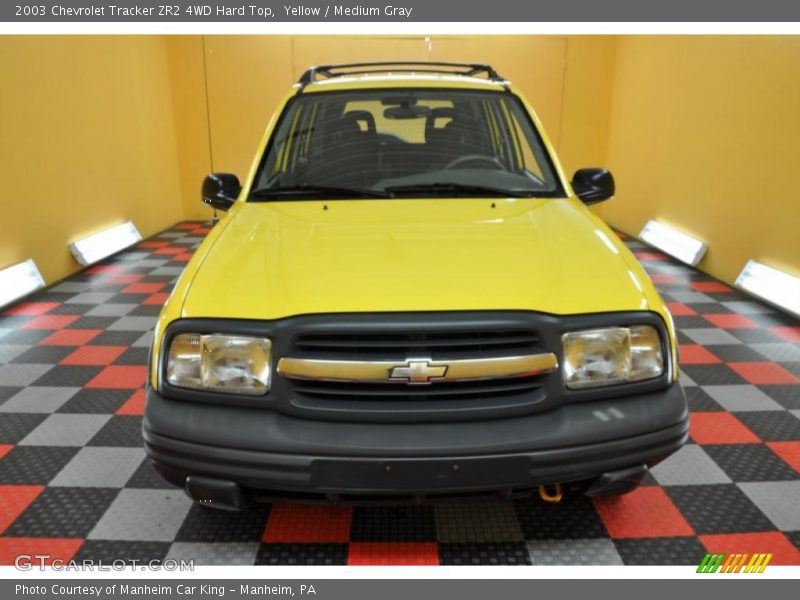 Yellow / Medium Gray 2003 Chevrolet Tracker ZR2 4WD Hard Top
