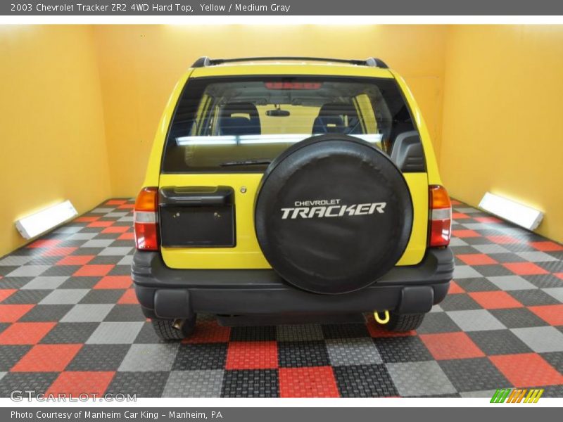 Yellow / Medium Gray 2003 Chevrolet Tracker ZR2 4WD Hard Top