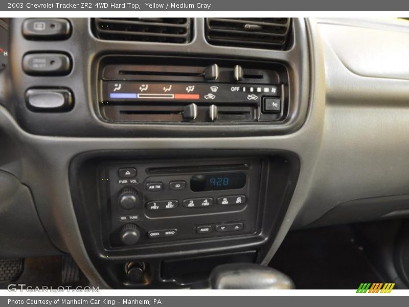 Yellow / Medium Gray 2003 Chevrolet Tracker ZR2 4WD Hard Top