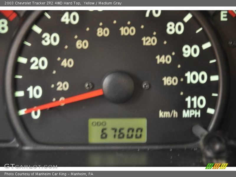 Yellow / Medium Gray 2003 Chevrolet Tracker ZR2 4WD Hard Top