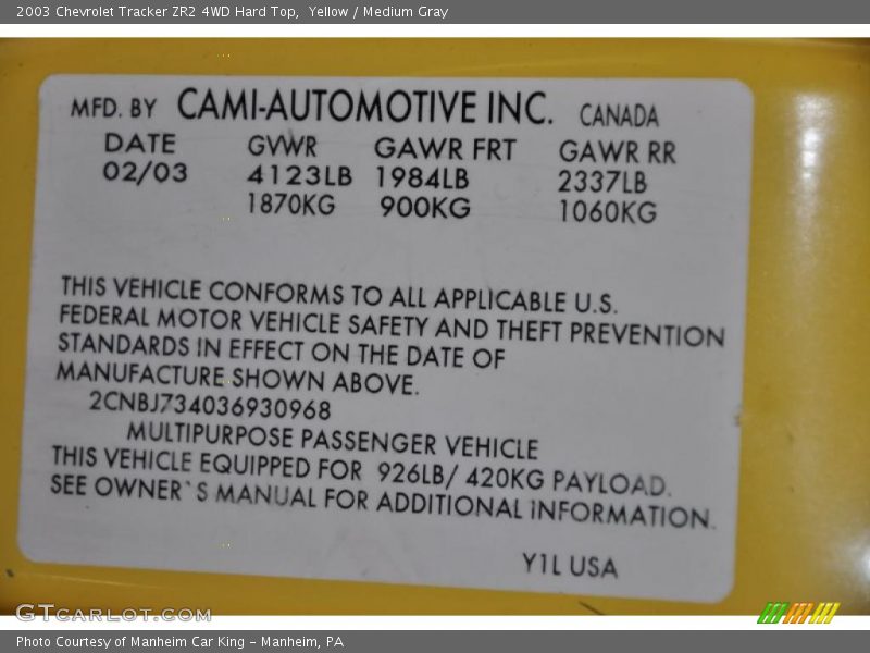 Yellow / Medium Gray 2003 Chevrolet Tracker ZR2 4WD Hard Top